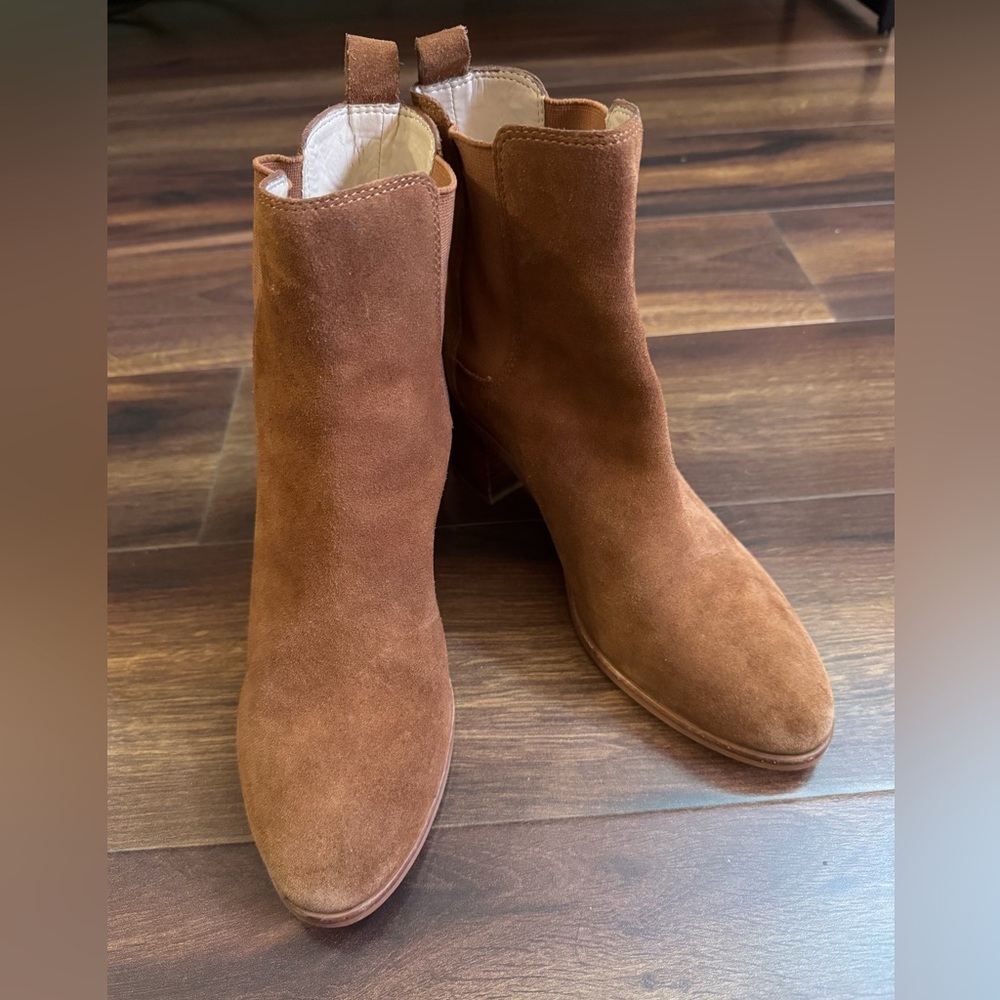 🌿END of SEASON SALE🌿BANANA REPUBLIC Elegant Brown Suede Ankle Booties Size 8